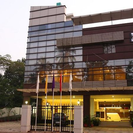 Hotel Monarch Kozhikode Buitenkant foto