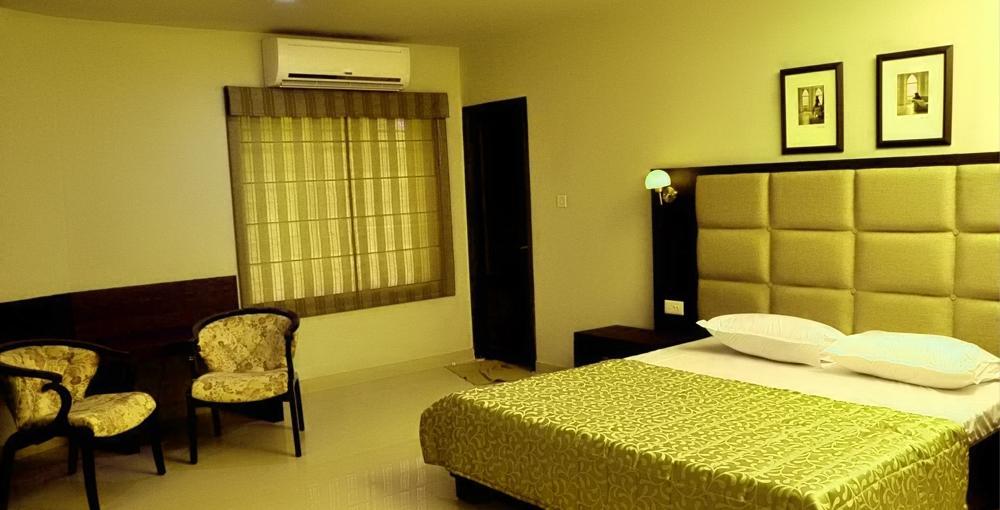 Hotel Monarch Kozhikode Buitenkant foto